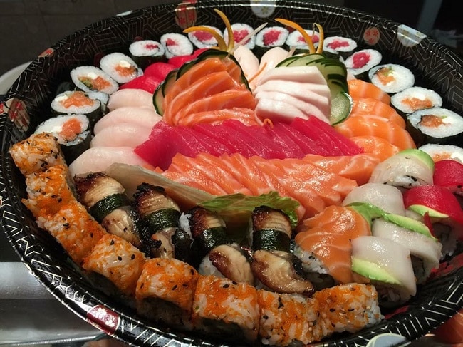 Sushi Sakura là Top 10 địa điểm ăn uống trên đường Sư Vạn Hạnh - Q.10 - TP. Hồ Chí Minh