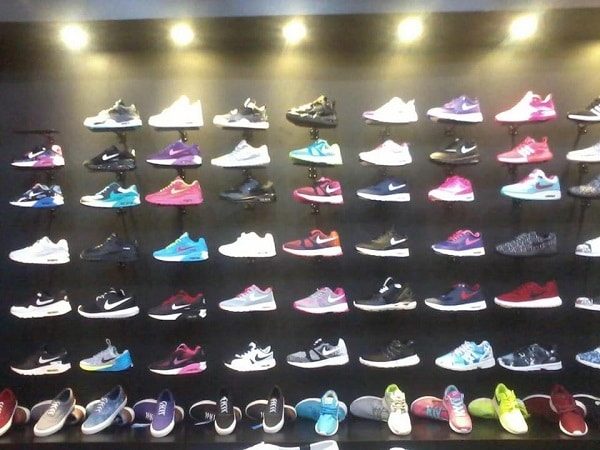 Top 11 shop giày Sneaker đẹp và chất lượng nhất tại TPHCM - Top10tphcm