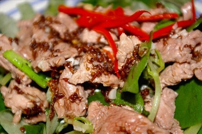 Kiến đỏ xào thịt bò