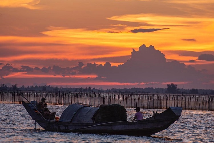 Top 7 địa điểm du lịch nổi tiếng tại Huế - Đầm phá tam giang