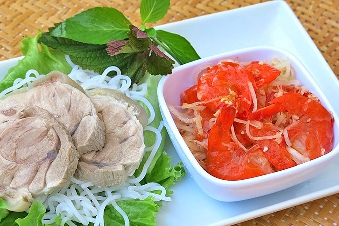 Top 10 thương hiệu quà huế nổi tiếng nhất Huế - Tôm Chua
