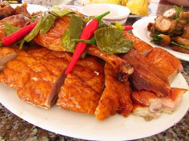 Bật mí Top 10 đặc sản ẩm thực Lạng Sơn vô cùng hấp dẫn: Vịt quay lá mắc mật