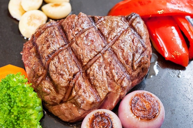 Moo Beef Steak nằm trong 10 nhà hàng ngon nhất tại Quận 7 - TP.  Hồ Chí Minh