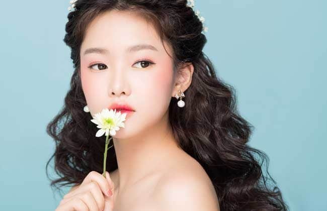 Make Up Hạ Thiên là Top 10 Tiệm trang điểm cô dâu đẹp nhất tại TP. Hồ Chí Minh