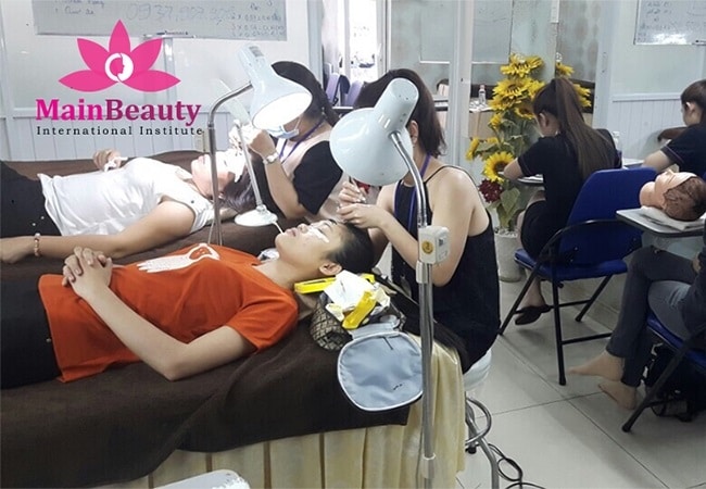 Trung tâm đào tạo thẩm mỹ MainBeauty là Top 10 địa chỉ dạy học nối mi tốt nhất tphcm