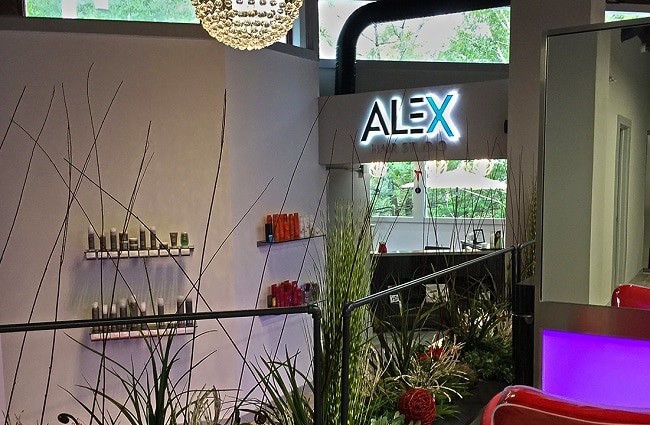 Alex Salon là Top 10 Hair salon nhuộm tóc đẹp nhất TPHCM