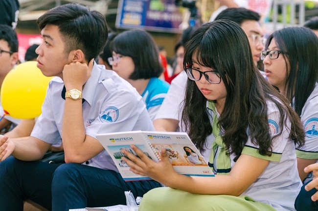 THPT Nguyễn Thị Diệu là Top 5 Trường THPT có đồng phục học sinh đẹp nhất TPHCM