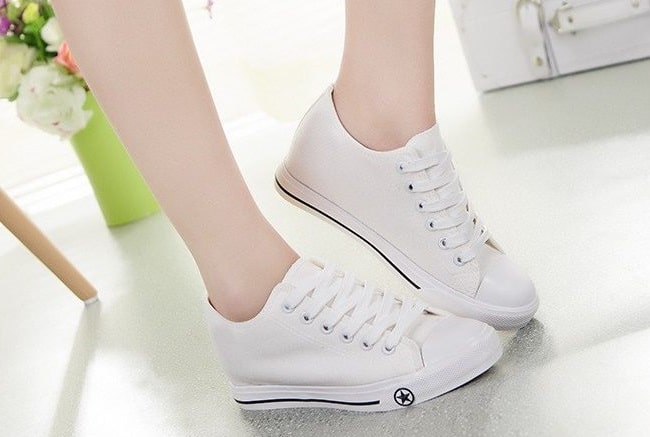 Cách làm sạch giày trắng đơn giản, hiệu quả nhất bằng nước rửa chén 