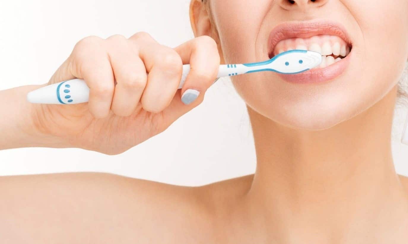 Top cach tri hôi miệng đơn giản mà hiệu quả 100% vệ sinh răng miệng thật sạch