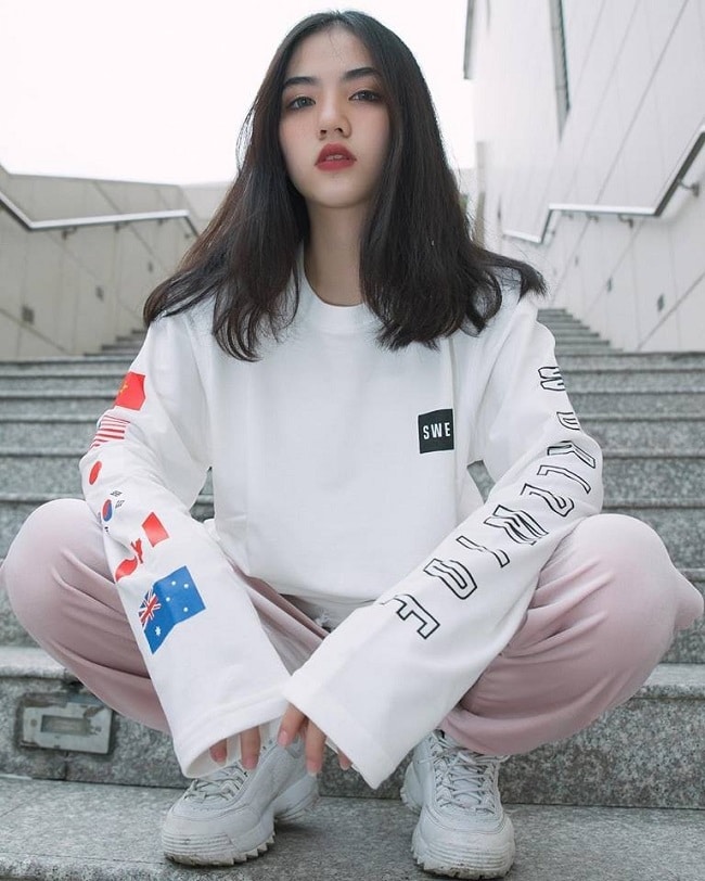 Shop bán đồ Oversize Shop bán đồ Oversize Young Lucy