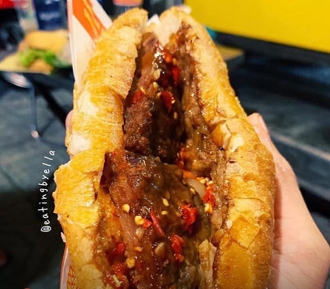 Bánh mì thịt bò Mika