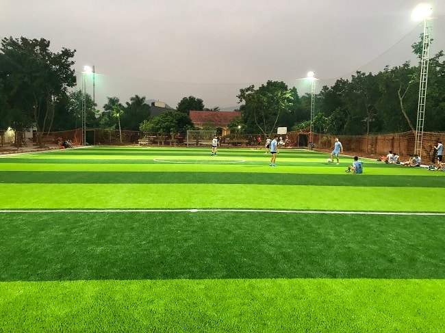 Sân bóng đá ở Bình Tân