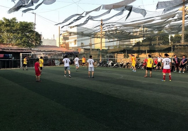 Sân bóng đá ở Bình Tân