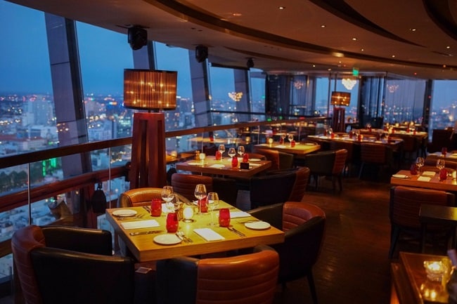 Top 4 nhà hàng Rooftop trên cao view đẹp nhất Sài Gòn