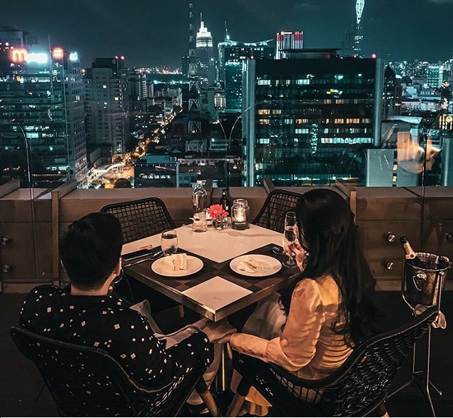 Shri - Rooftop Restaurant & Lounge