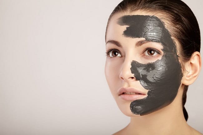 6 cách làm mặt nạ than hoạt tính trị mụn dưỡng da tại nhà