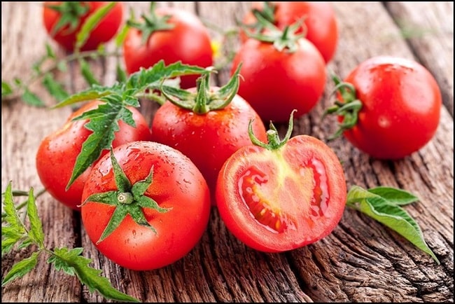 Sử dụng cà chua để chăm sóc móng