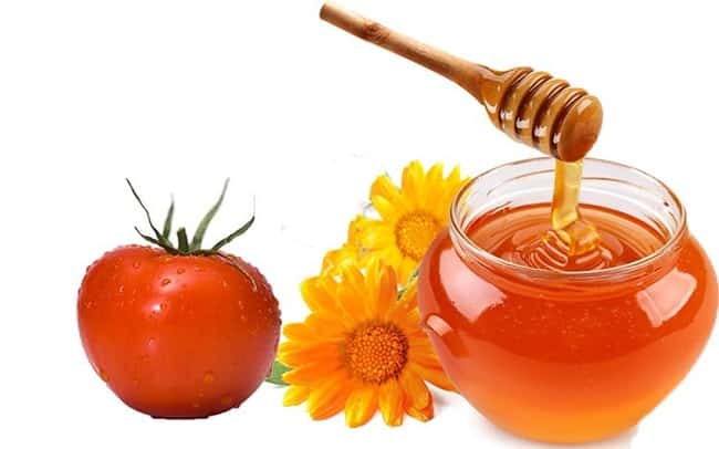 Mặt nạ cà chua và mật ong giúp điều trị da nhờn