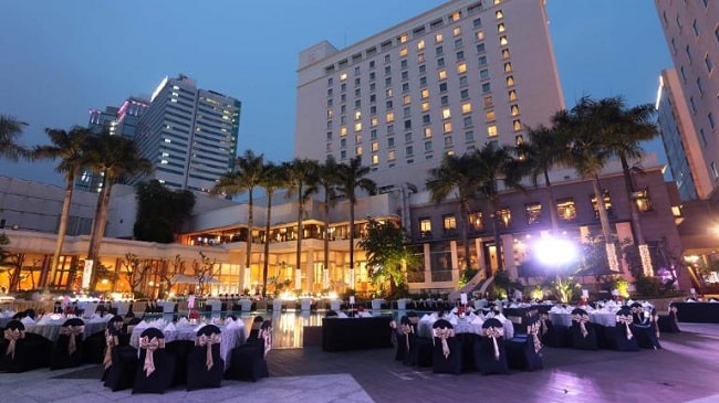 Tổ chức tiệc cưới ngoài trời tại LOTTE HOTEL Sài Gòn