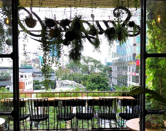 View ngắm phố đi bộ của Cà phê Sài Gòn Ơi 