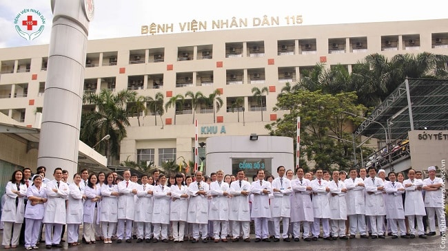 Đội ngũ y bác sĩ tại Bệnh viện Nhân dân 115