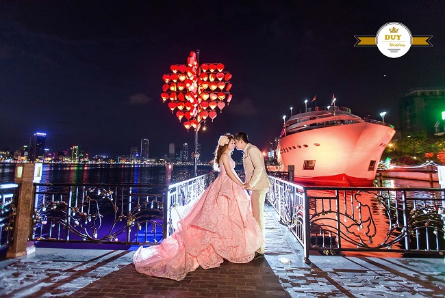 Địa điểm chụp ảnh cưới Đà Nẵng - Cây cầu tình yêu