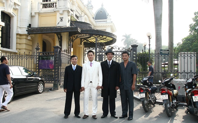 May vest cưới TPHCM - Văn Vũ Sài Gòn