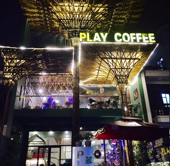 Play cafe view đẹp ở Huế