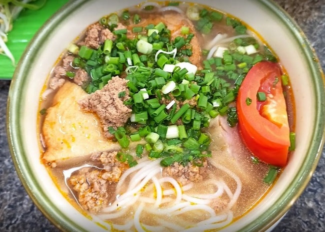 Bún riêu cua ngon ở Sài Gòn - Nguyễn Thái Bình