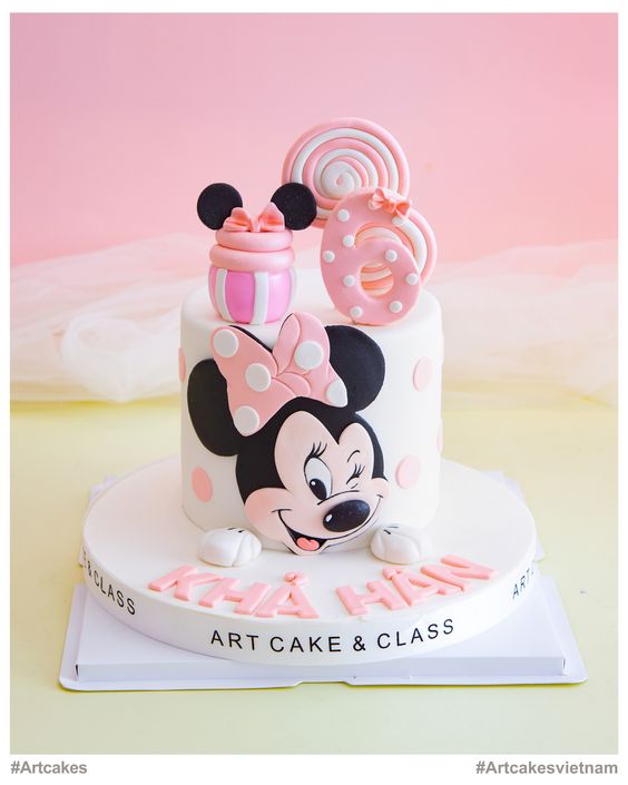 Bánh kem sinh nhật hình chuột Minnie nơ hồng