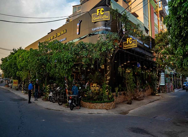 Quán cafe quận 10 ở Sài Gòn này tái hiện một cách chân thực khung cảnh làng quê Việt Nam xưa