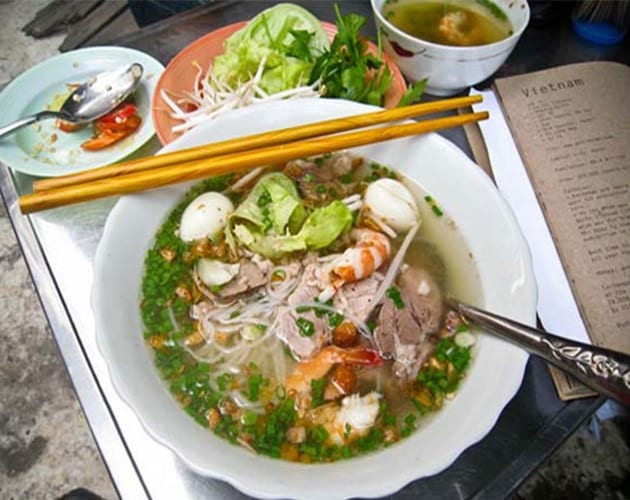 Hủ tiếu gõ là món hấp dẫn nhất trong số rất nhiều món ăn gắn liền với văn hóa ẩm thực Sài Gòn xưa và nay
