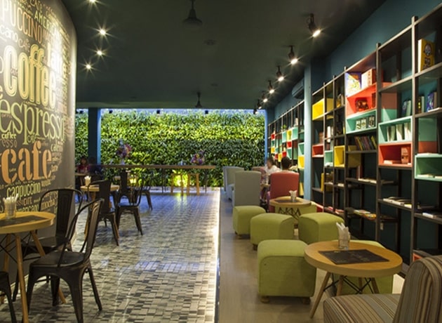 Đây thường là địa điểm quán cafe Tân Bình quen thuộc của những người thích tìm một nơi yên tĩnh để đọc sách