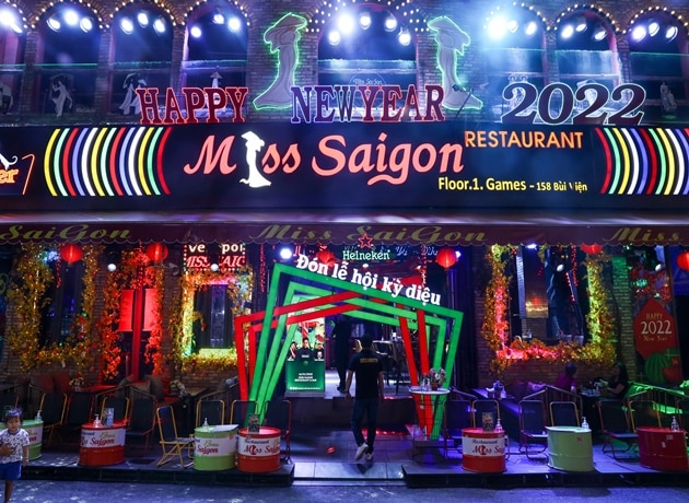 Miss Saigon Restaurant & Bar là một trong những quán bar Bùi Viện sôi động nhất