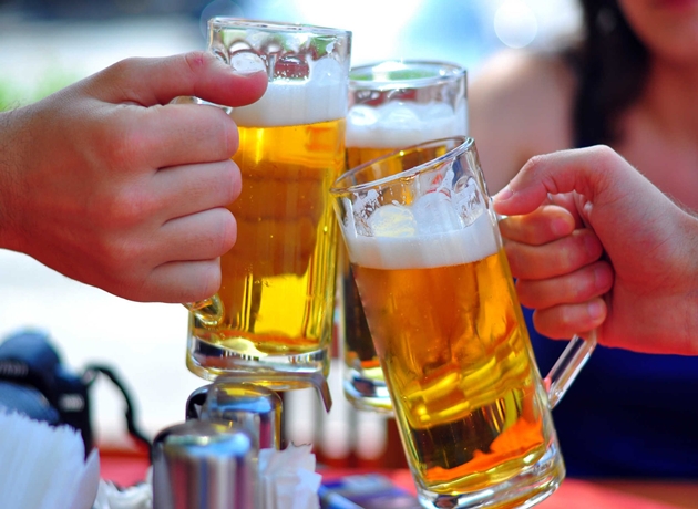 Quán bia hơi ở quận 10 này là địa chỉ uống bia quen thuộc của nhiều người đam mê bia muốn thư giãn cùng bạn bè sau một ngày dài làm việc