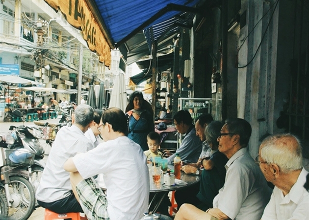 Bạn không thể bỏ qua quán cafe quận 5 nổi tiếng nhất - Quán Cà phê Ông Lù - Bà Huề “trứ danh” ở Chợ Lớn