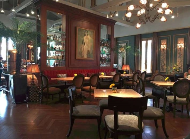 Runam D'or là một quán cafe quận 1 sang trọng, tuyệt vời không chỉ để hẹn hò cà phê mà còn để tiếp khách