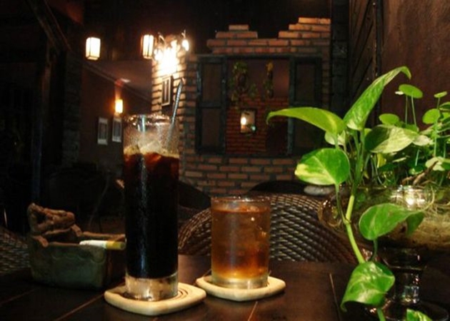 Quán Coffee & Tea 151 có vị trí đắc địa ngay mặt tiền đường Nguyễn Chí Thanh