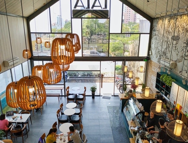 Có lẽ bạn sẽ lầm tưởng Lala Coffee & Tea là resort cao cấp, vì không gian quá đẹp