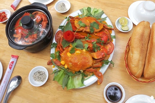 Bạn cũng nên thử ghé qua Lẩu cua Đất Mũi, một quán lẩu hải sản ngon tuyệt vời ở Sài Gòn