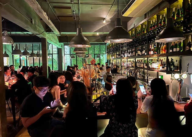 Layla Eatery and Bar, nơi được mệnh danh là quán bar quận 1 Sài Gòn dành riêng cho giới trẻ
