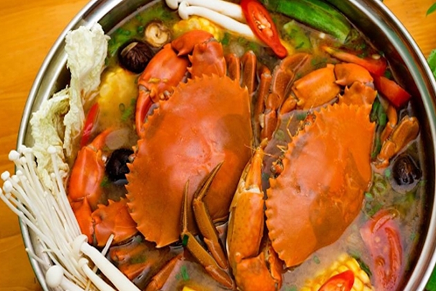 Phong Cua là một quán lẩu hải sản ngon ở Sài Gòn mà bạn nên ghé qua