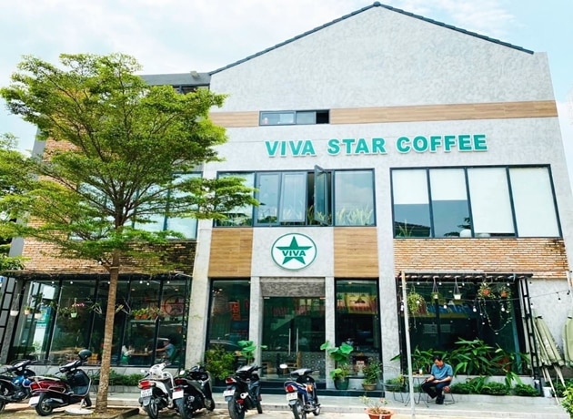 Viva Star Coffee là một quán cafe quận 11 độc lạ, nằm trong mạng lưới các quán cà phê nổi tiếng với cách bài trí của quán thường gây ấn tượng mạnh