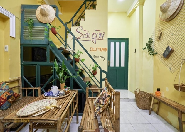 Phong cách hoài cổ của Saigon Old Town Homestay chịu ảnh hưởng của kiến trúc Pháp từ những năm 1980