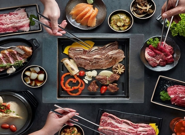 Ẩm thực của Seoul Garden có thể so sánh với nhiều quán buffet nướng nổi tiếng của Thành phố Hồ Chí Minh, với thịt bò, heo, gà và nhiều loại hải sản