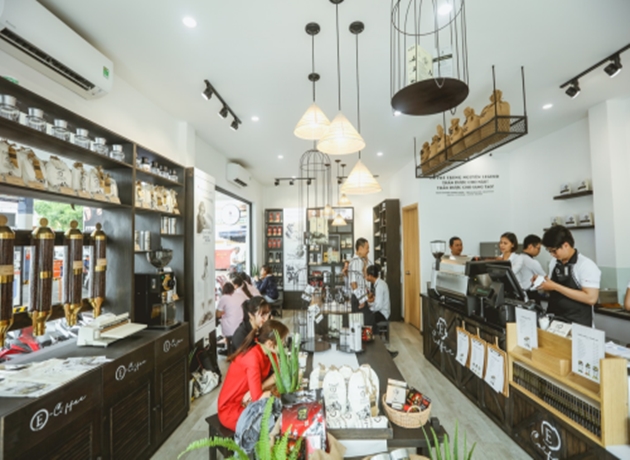 E-Coffee thuộc thương hiệu Trung Nguyên Legend Cafe và có diện mạo trẻ trung, sôi động