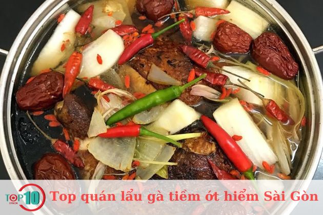 Lẩu gà tiềm ớt hiểm Đồng Đen