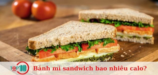 Bánh mì sandwich kẹp trứng rau trộn
