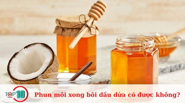 Dùng dầu dừa kết hợp với mật ong