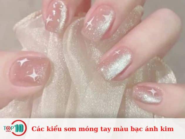 Các kiểu sơn móng tay màu bạc ánh kim